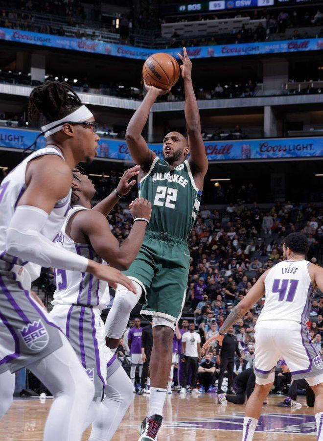 天津队轻取雄鹿，陶汉林点燃赛场