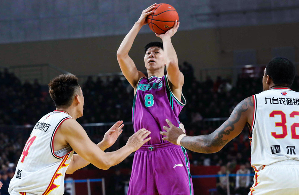 尤文绝杀希腊，若日尼奥状态火热