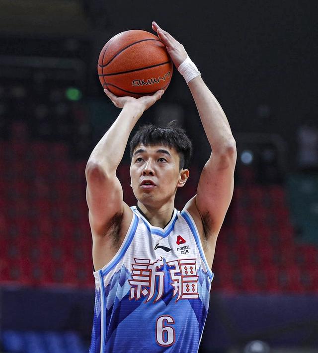 新疆队翻盘天津队，麦科勒姆统治全场