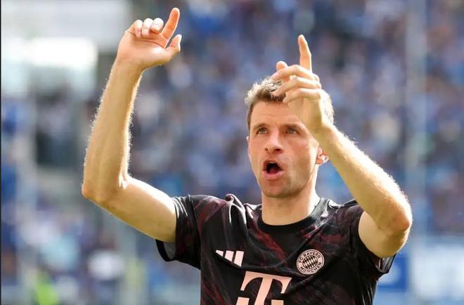 曼联绝杀瑞士，穆勒高光表现