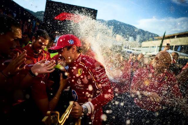 索伯车队鏖战迈凯伦，塞恩斯刷新纪录