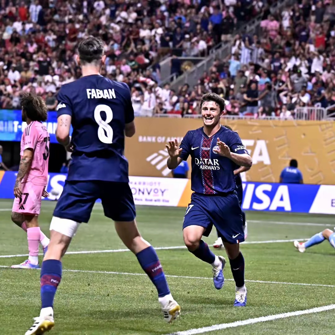 梅西率巴塞罗那大胜，强势挤进前四