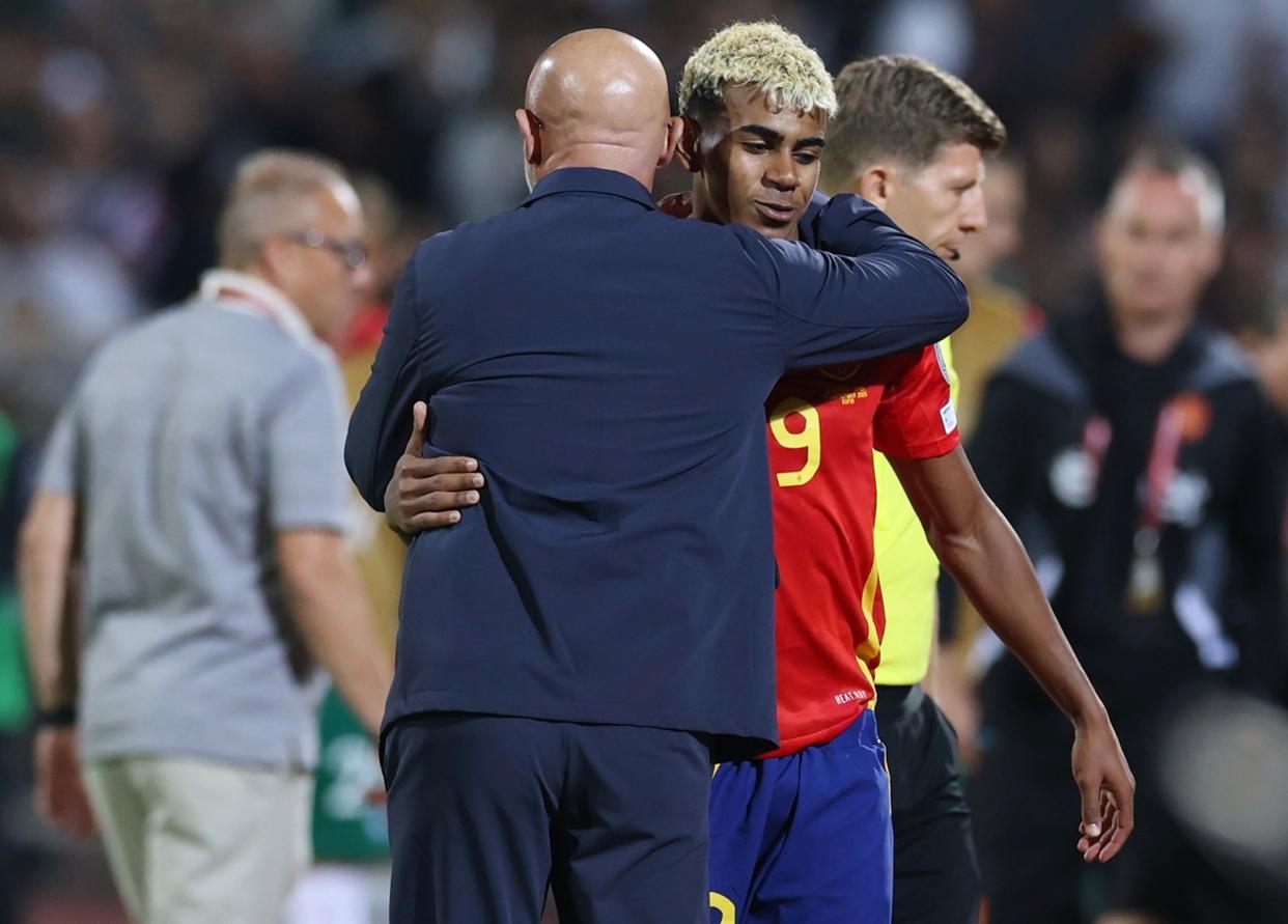 德国险胜西班牙，范佩西高光表现