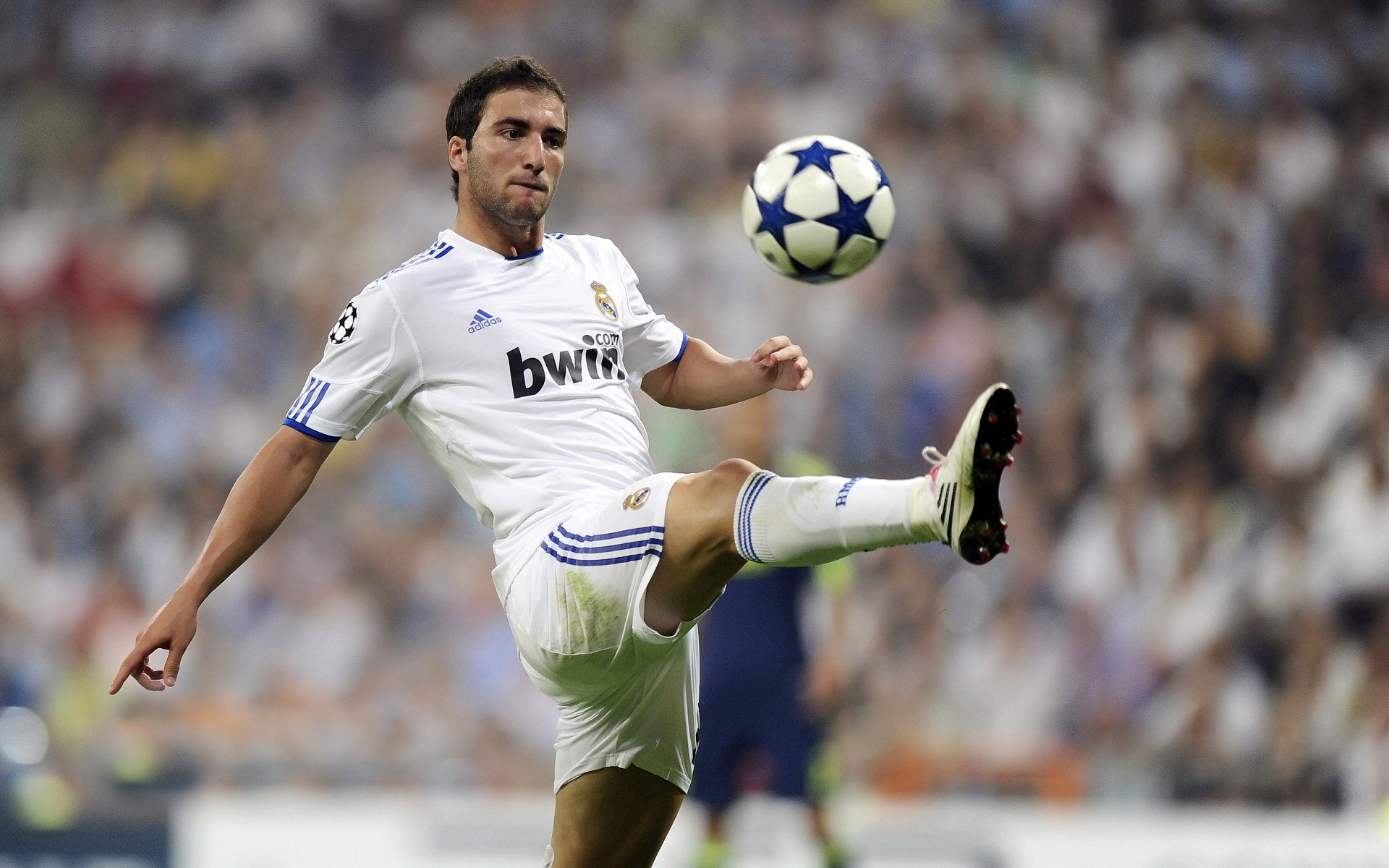 硬仗之王,武切维奇在NBA季后赛之夜的淬炼与光芒