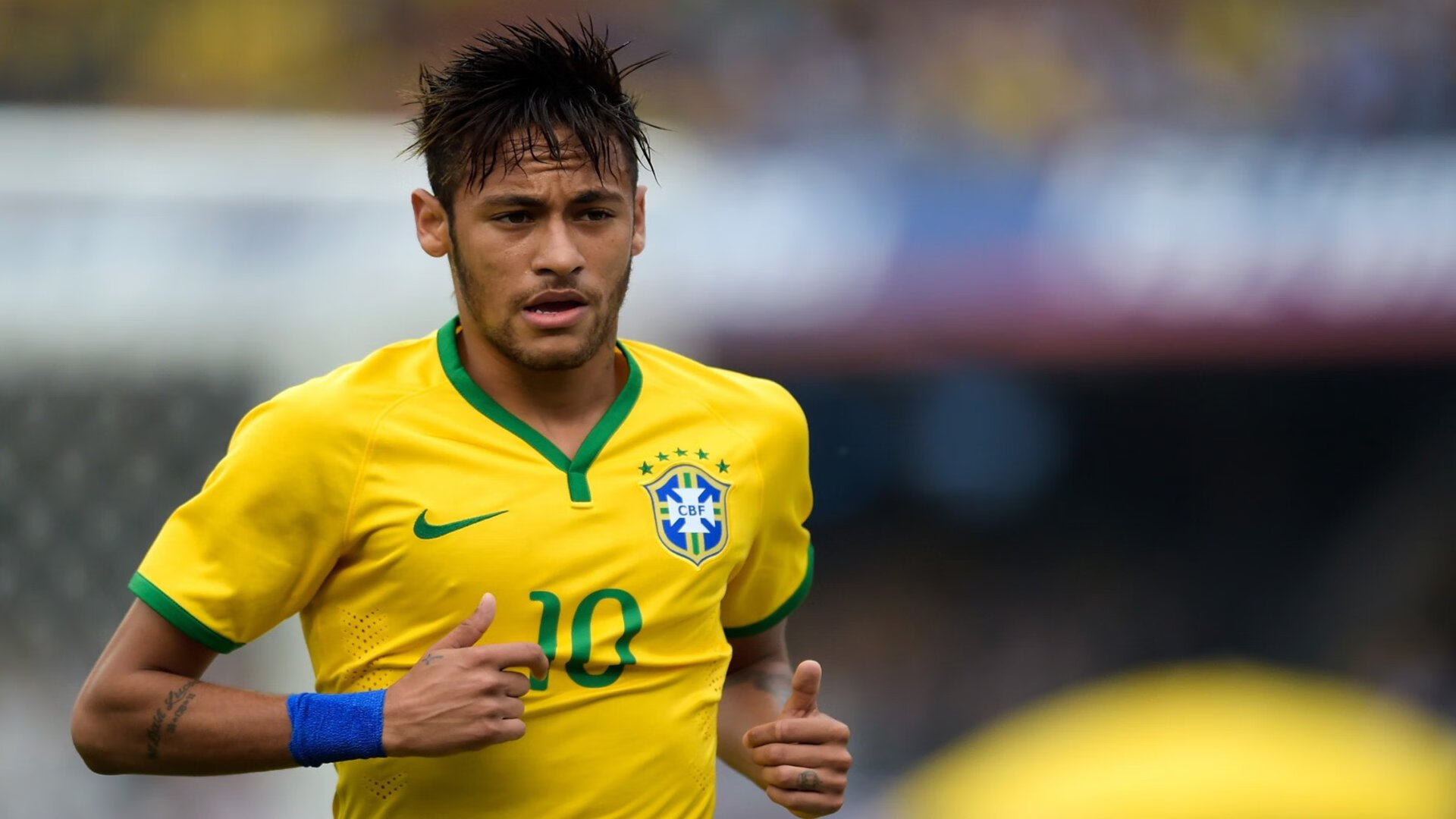 年度焦点之战之夜,霍勒迪的压制级表演如何定义比赛